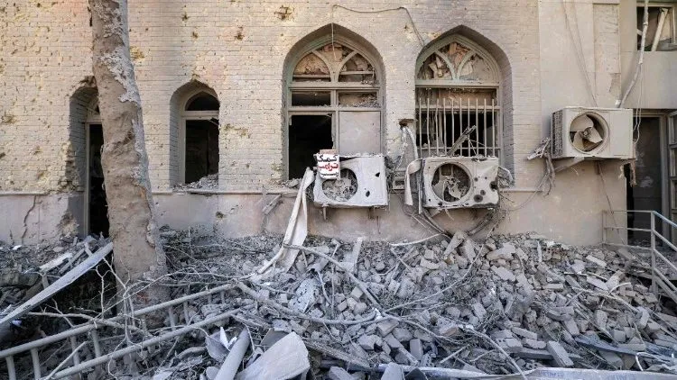 Raid Usa-Israele sull'Università Sharif di Teheran: distrutti laboratori e infrastrutture, blackout nella capitale