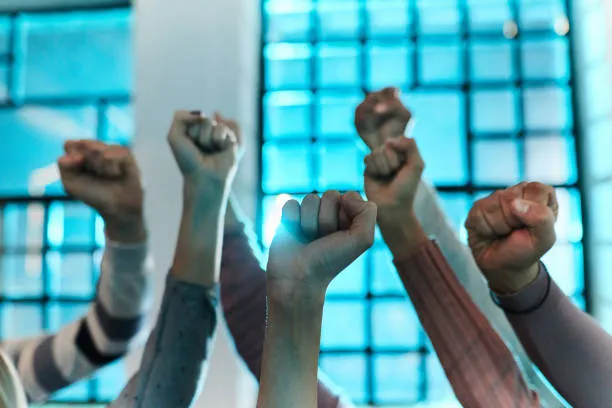 Sciopero generale della scuola il 28 novembre 2025: avviso del Ministero, sindacati e impatto sui servizi scolastici