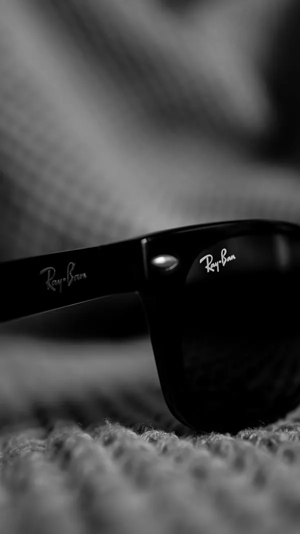 Ray-Ban Meta Smart Glasses e la nuova frontiera della privacy: indagine sulle criticità di sicurezza dei video privati