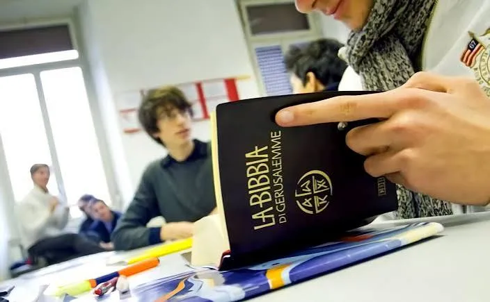 Religione cattolica, 2.628 immissioni: il 41% del bando 2024