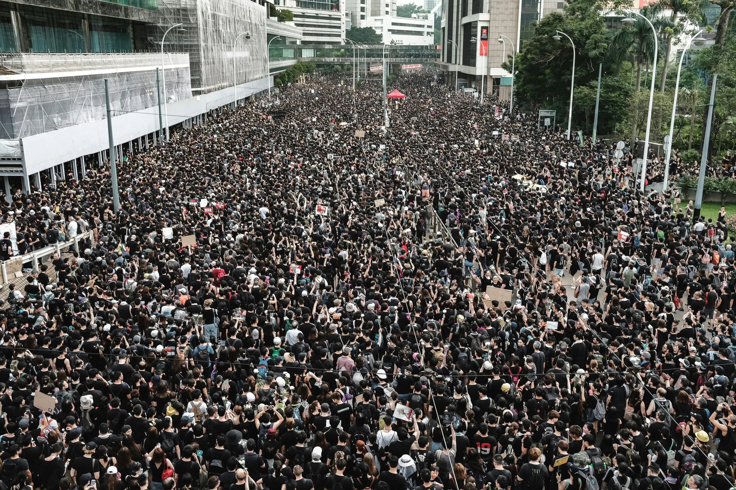 Ivanka Trump vuole creare un resort sull'isola di Sazan in Albania: scattano le proteste degli ambientalisti