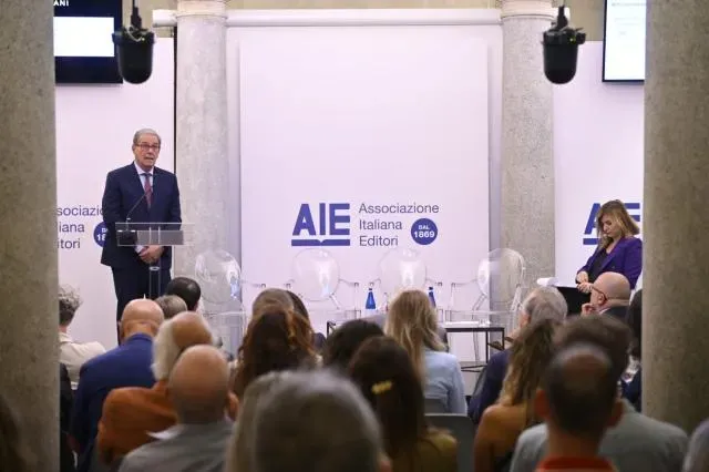 Ricerca AIE: solo il 17% degli studenti usa i manuali universitari, lo dicono i prof