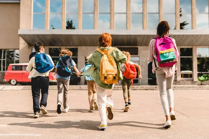Rientro a scuola 2026: 10 giorni di gap tra prima e ultima campanella
