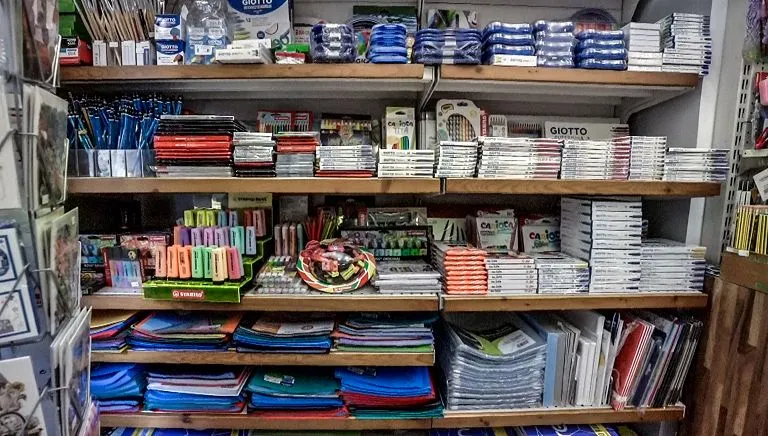 Rientro a scuola 2026: 673 euro per il corredo, 545 per i libri secondo Federconsumatori