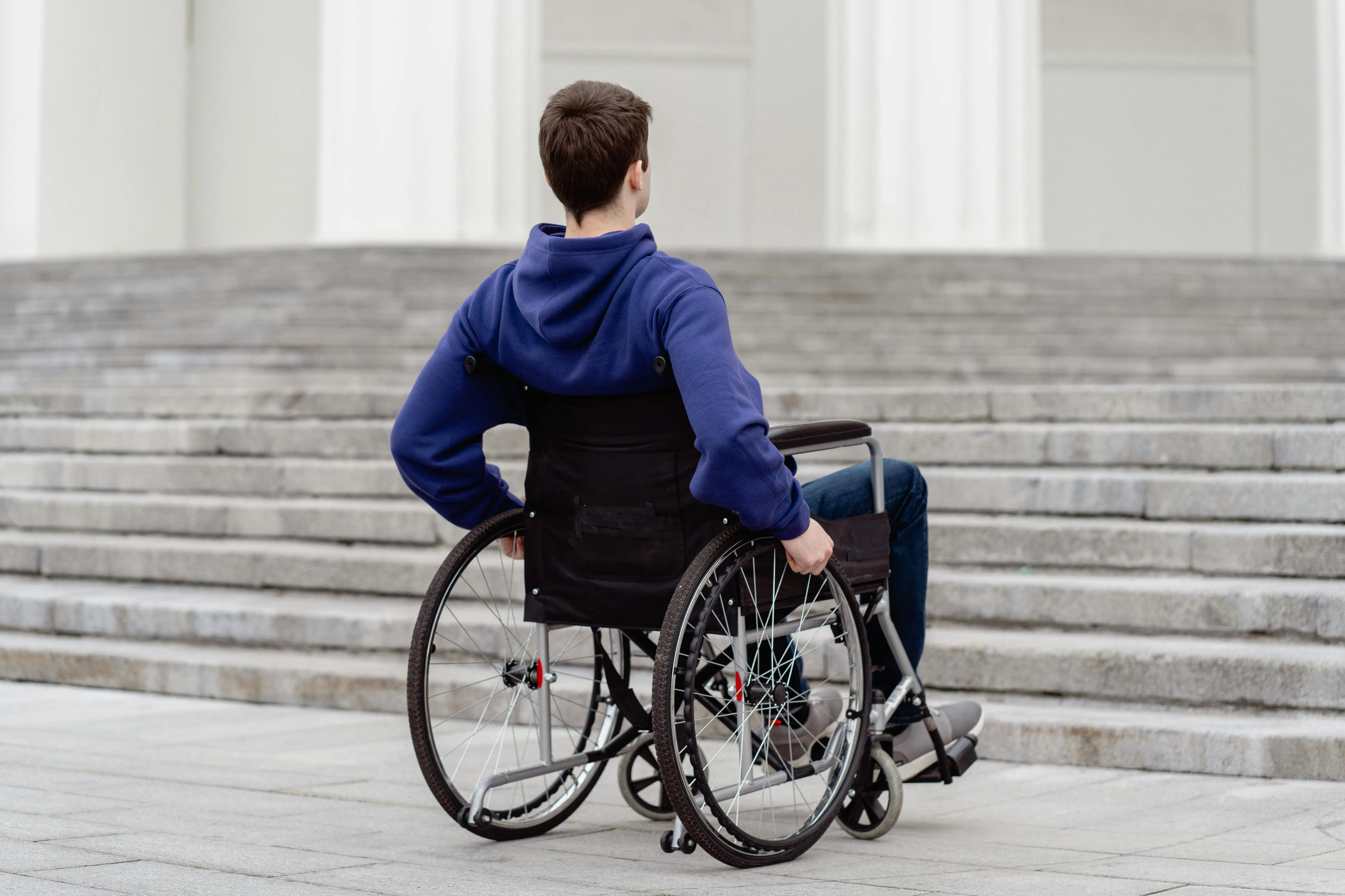 Riforma disabilità dal 2027: sostegno lieve ed elevato, budget di progetto e cosa cambia davvero per la scuola
