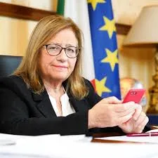 Rinnovo contratto per la scuola: per la sottosegretaria Frassinetti sottolinea gli aumenti di 143 euro per i docenti e 107 per il personale ATA