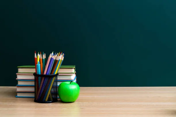 Rinnovo Contratto Scuola 2025/2027: Cosa Cambia per Stipendi e Carriere del Personale Scolastico