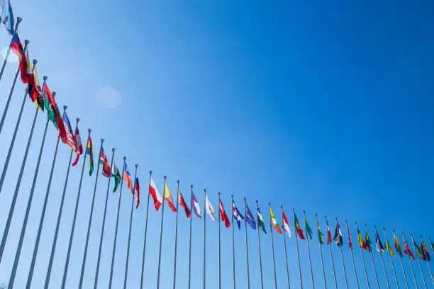 Ripensare l'ordine mondiale: prospettive e sfide per il diritto internazionale nella crisi attuale