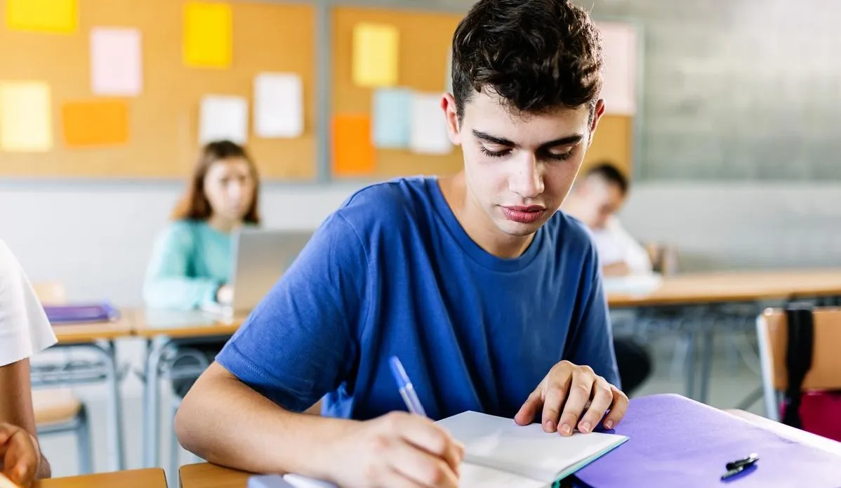 Scuola e Futuro: Il 40% degli Studenti Italiani Non Si Sente Pronto, Serve Più Innovazione Didattica