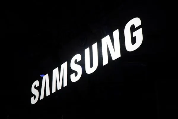 Samsung punta sui fornitori cinesi per arginare la crisi delle memorie: coinvolti anche i Galaxy S26
