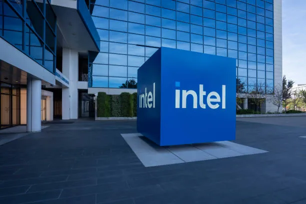 Sanzione Record a Intel in India: 30 Milioni di Dollari per Politica di Garanzia Discriminatoria sui Processori Boxed
