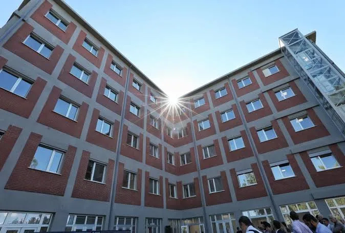 Sapienza, 20 posti letto per 110mila iscritti: tornano le tende