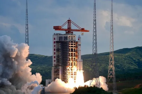 SatNet rafforza la rete Guowang: nuovo lancio di satelliti dalla Cina con Lunga Marcia 12