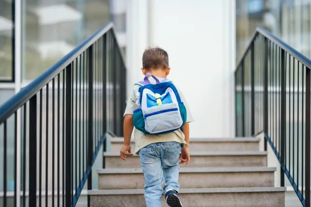 Scandalo negli USA: Un bambino di 5 anni usato come esca dagli agenti ICE in Minnesota per arrestare il padre