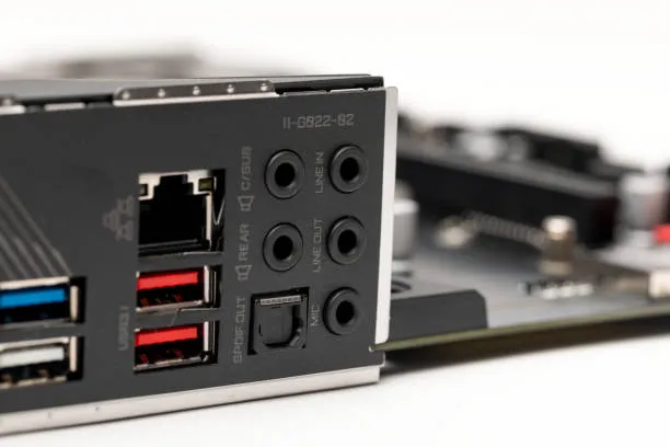 ECS Liva Z11 Plus: la rivoluzione dei mini-PC professionali con 16 core in formato compatto