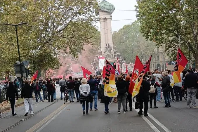 Sciopero scuola 30 ottobre: Unicobas chiede 300 euro, OCSE ne conta mille