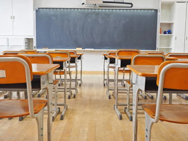 Scuola italiana tra rigidità e disattenzione: la tragedia della standardizzazione e l’urgenza di un nuovo approccio educativo