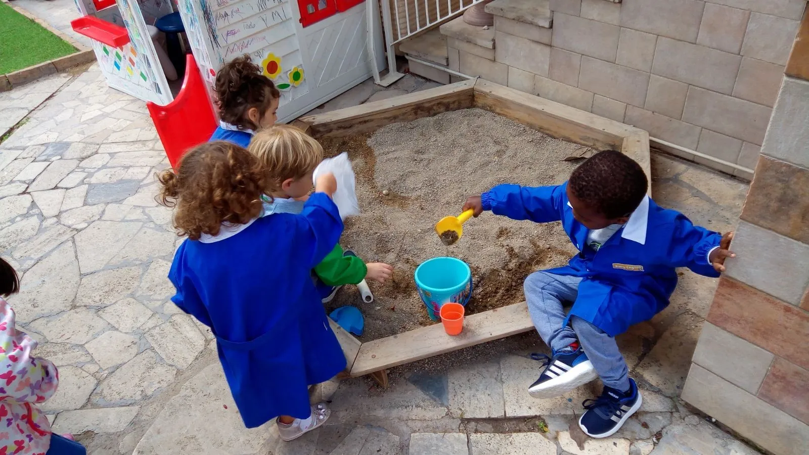 Scuola Materna e Scuola dell'Infanzia: Differenze e Evoluzione nel Sistema Educativo Italiano