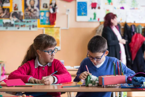 Scuola, tra autonomia differenziata e tempo pieno: perché non è solo babysitteraggio