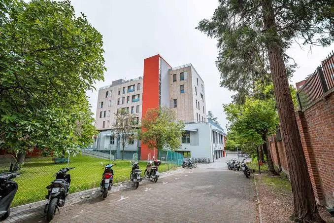 Scuole aperte a Bologna: 24% delle famiglie resta senza posto