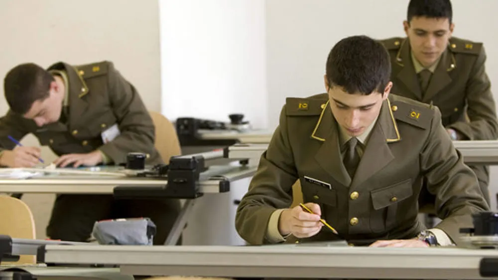 Filosofia nelle scuole militari: una svolta culturale