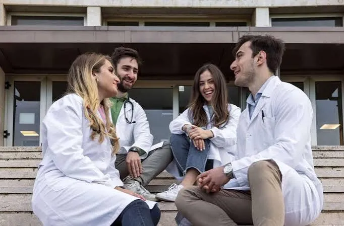 Semestre aperto 2026, calo iscritti e più posti: la selezione diventa 2,8:1