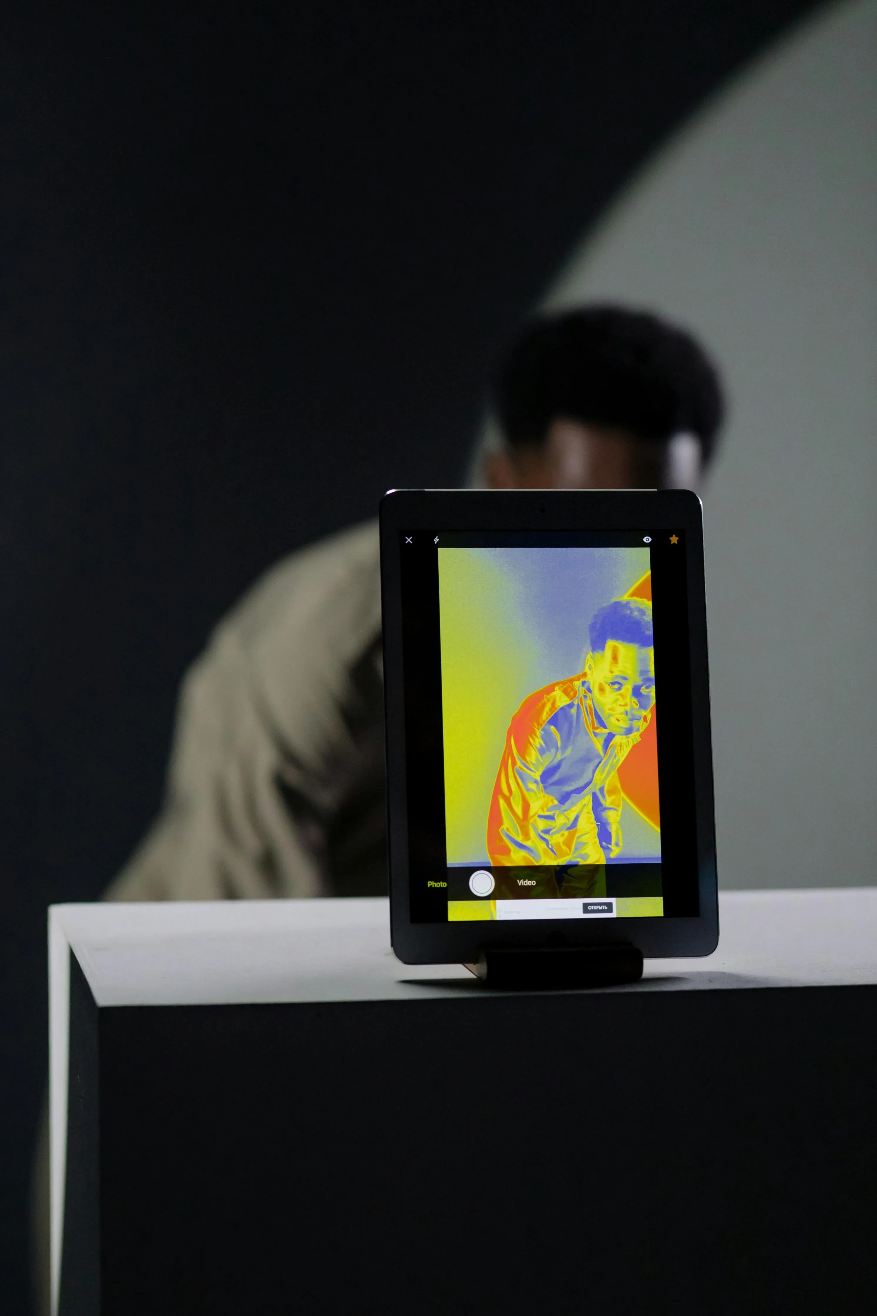 Sensori termici più piccoli di un granello di polvere: dalla Penn State uno sguardo concreto ai chip del futuro