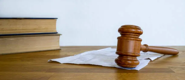 Sentenza esemplare contro l'assenteismo: 56mila euro di risarcimento per una dipendente pubblica in malattia "fasulla" mentre dirigeva una scuola privata