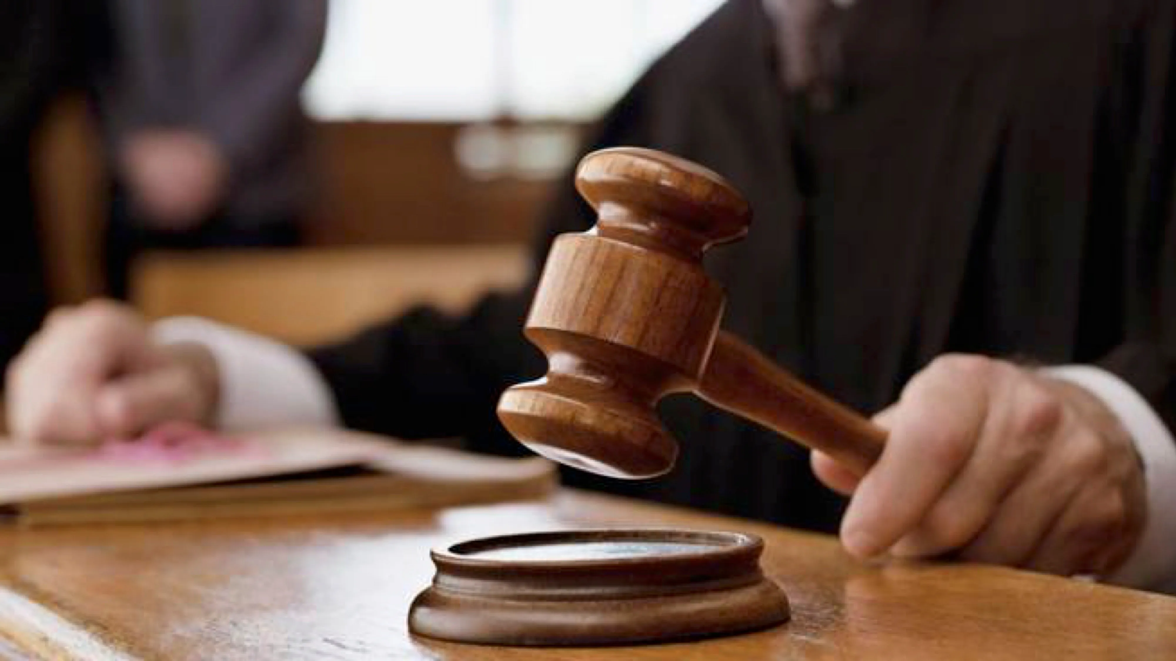 Ferie assegnate d’ufficio ai docenti precari: diritti, calcolo, indennizzo e responsabilità dei dirigenti scolastici