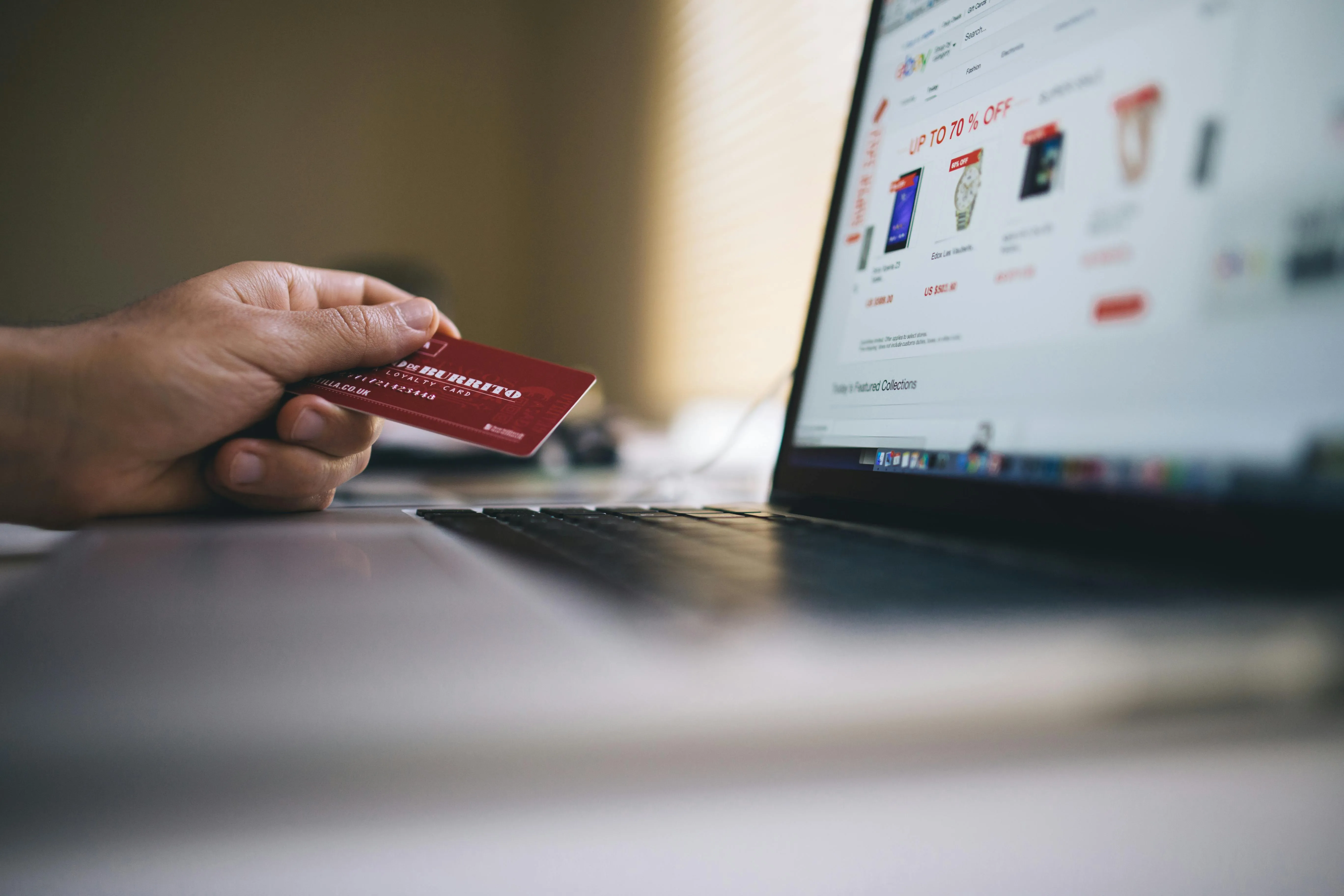Shopping emotivo: perché gli italiani comprano con le emozioni online