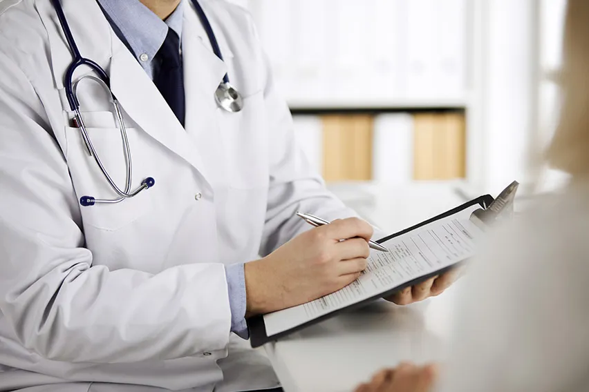 Visite Fiscali per Docenti e Personale ATA: Regole, Fasce di Reperibilità, Sanzioni ed Esoneri nel 2025