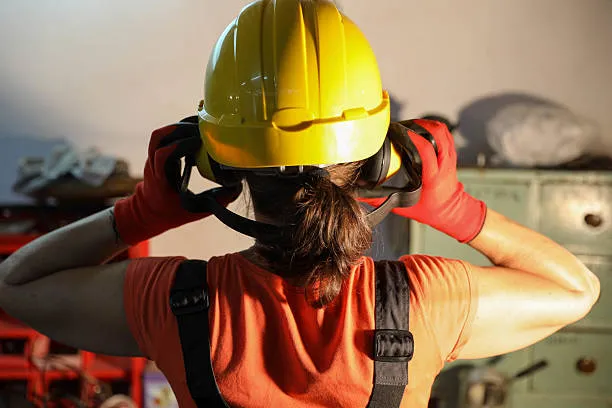 Sicurezza sul Lavoro 2025: I Numeri Allarmanti sull'Aumento degli Infortuni e il Ruolo Cruciale delle Donne