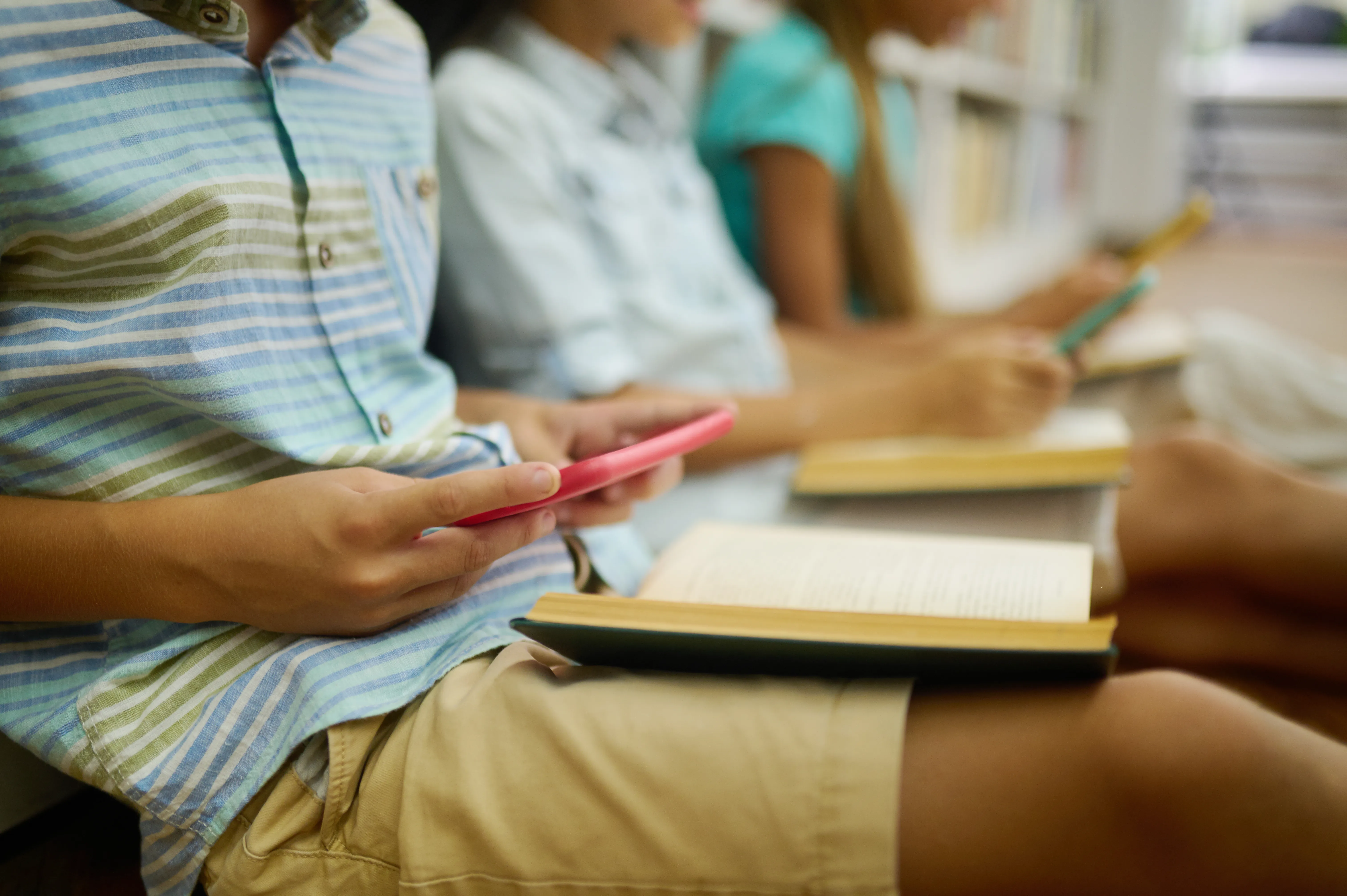 Calo del rendimento scolastico: recenti studi condanno lo smartphone