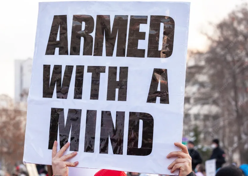 Sparatoria a Minneapolis: agente ICE uccide una donna, scoppiano proteste in tutto Paese