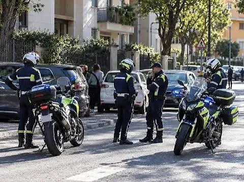 Sparatoria a scuola a Marsiglia: 14enne ferisce preside e insegnante