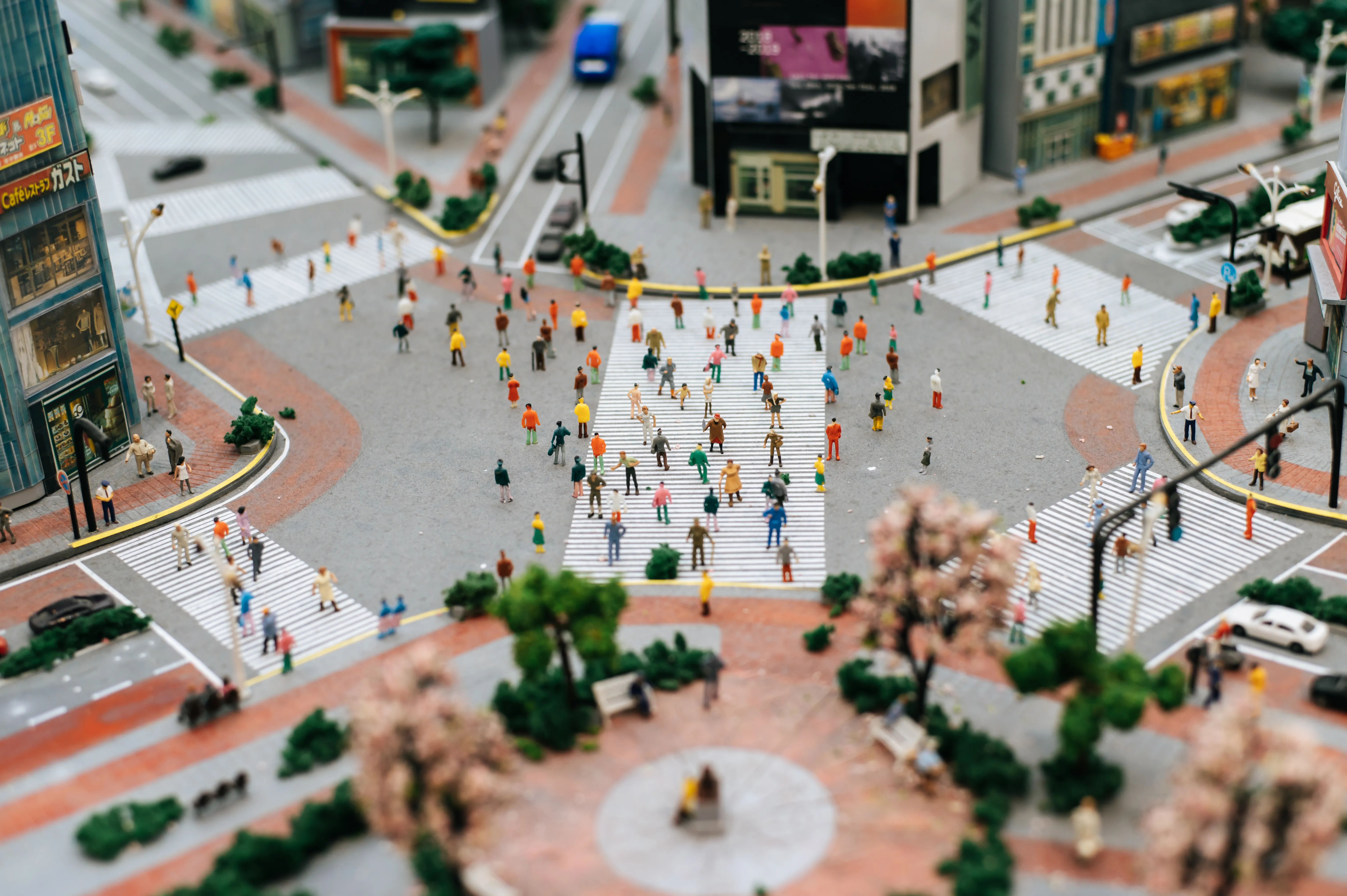 Caro vita e socialità: perché abbiamo bisogno di spazi pubblici gratuiti nelle nostre città 