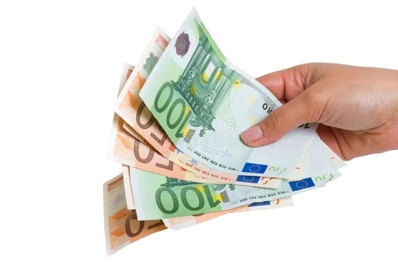 Boom della Spesa Assistenziale in Italia: Un Paradosso che Alimenta la Povertà e Penalizza il Paese