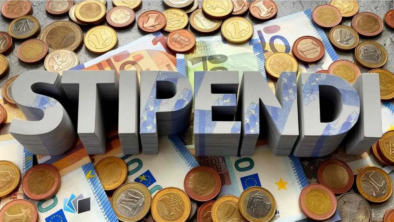 Stipendi dei docenti italiani: confronto OCSE 2025 e prospettive future sul divario salariale europeo