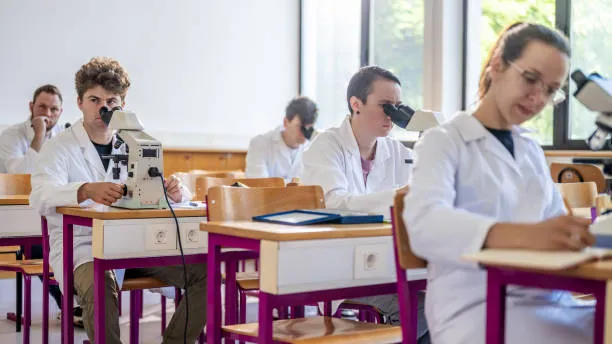 Stop definitivo dell’ANAC all’affidamento diretto sopra soglia per i laboratori professionalizzanti: tutte le novità per le scuole