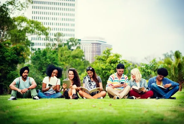 Studenti internazionali al primo anno: l'appartenenza conta più di qualsiasi programma accademico