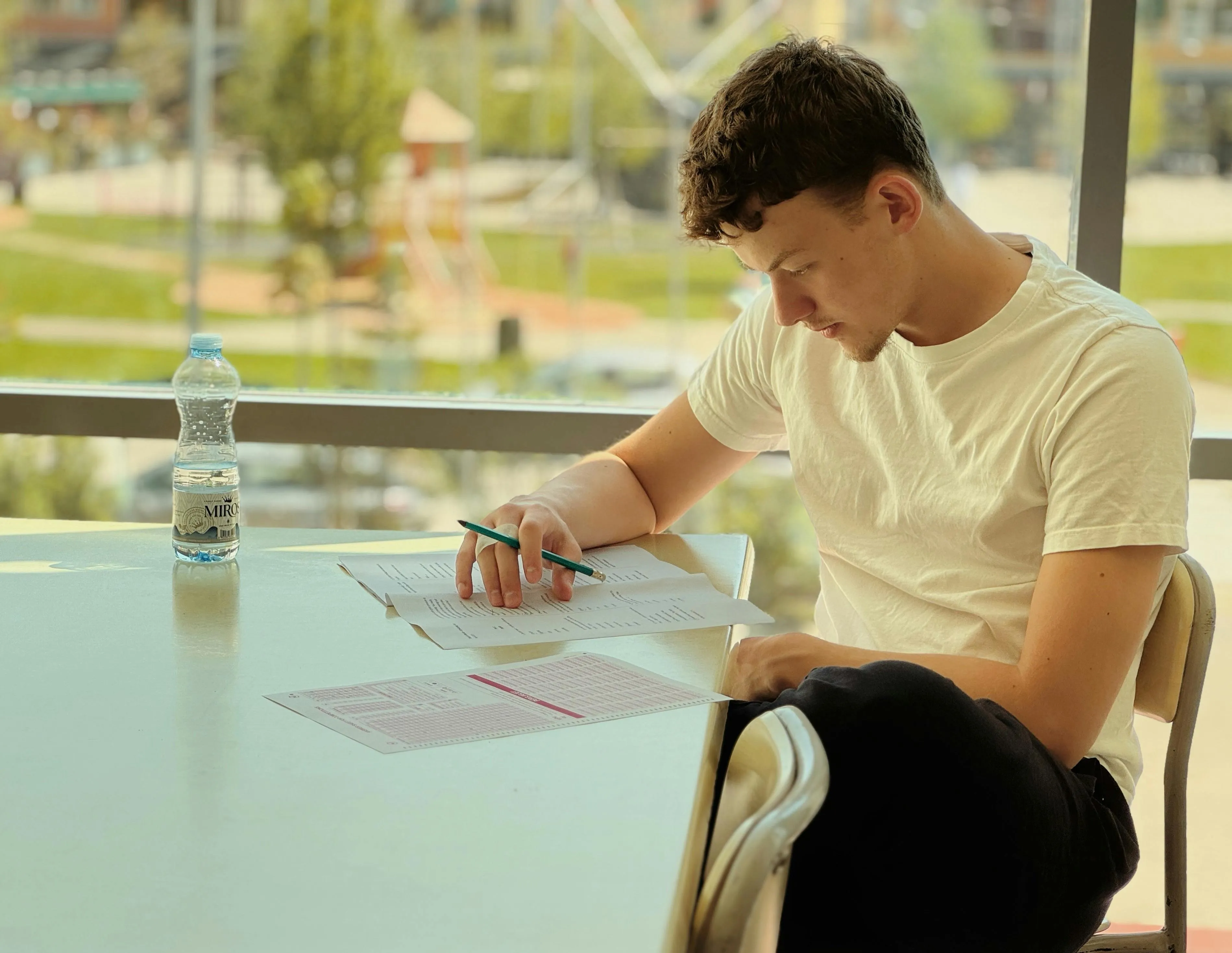 Studiare senza sosta non funziona: perché le pause sono il vero segreto dell'apprendimento efficace