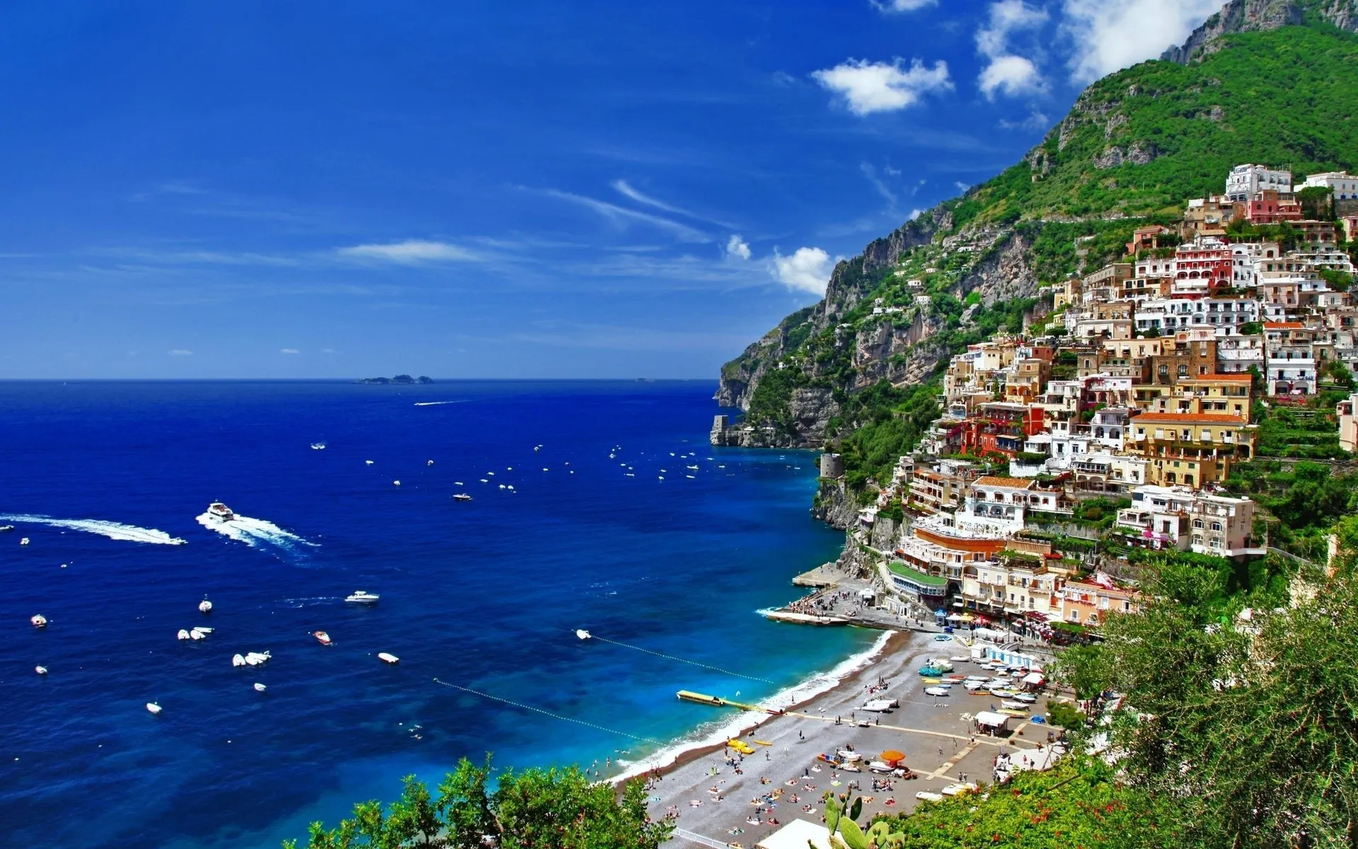 Boom di Offerte di Lavoro nel Turismo in Italia: Analisi delle Posizioni più Richieste e Tendenze 2025