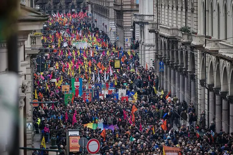 Torino abbraccia la memoria: oltre 50mila in corteo per la XXXI Giornata delle vittime innocenti di mafia