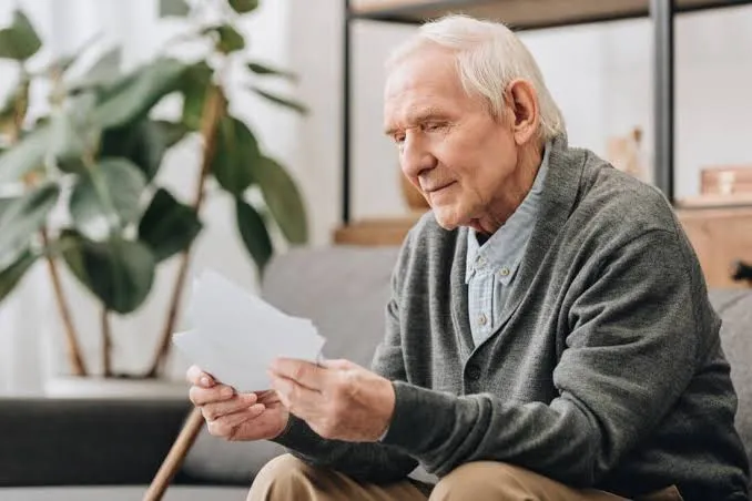Pensioni: trattenuta 5% agosto e settembre, chi paga e chi finisce revocato