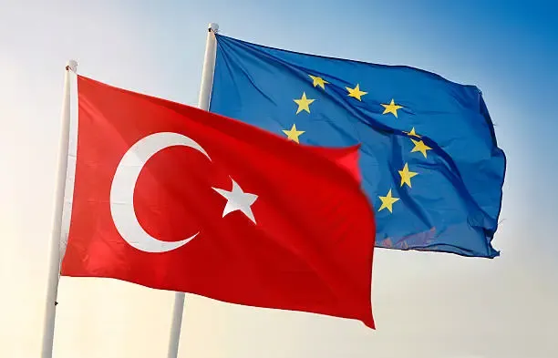 Turchia e Sicurezza Europea: La Nuova Proposta di Erdogan a Davos per un'Alleanza Strategica senza Dipendenza Esterna