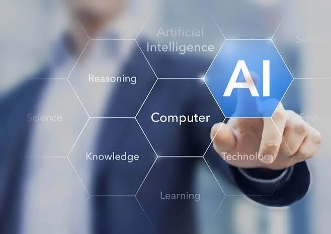 Un paper AI & Society descrive come ci adattiamo ai chatbot