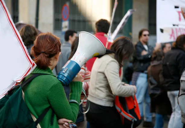 I precari occupano la sede del Cnr: la protesta romana che scuote la ricerca scientifica