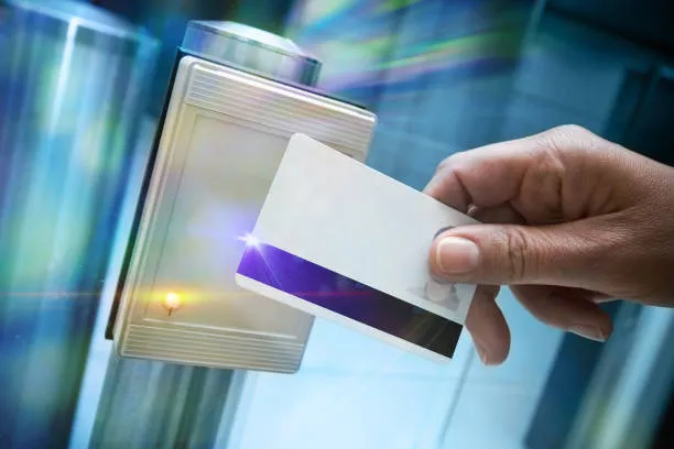 Regolamento per l’Uso del Badge nel Personale ATA: Come Accedere, Scaricare e Applicare il Documento per la Scuola nel 2025