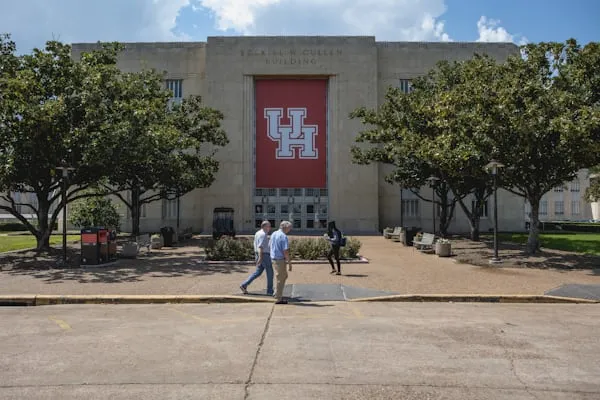 Università di Houston: Firmare per 'non indottrinare' gli studenti – Una Nuova Era per l’Autonomia Accademica in Texas?