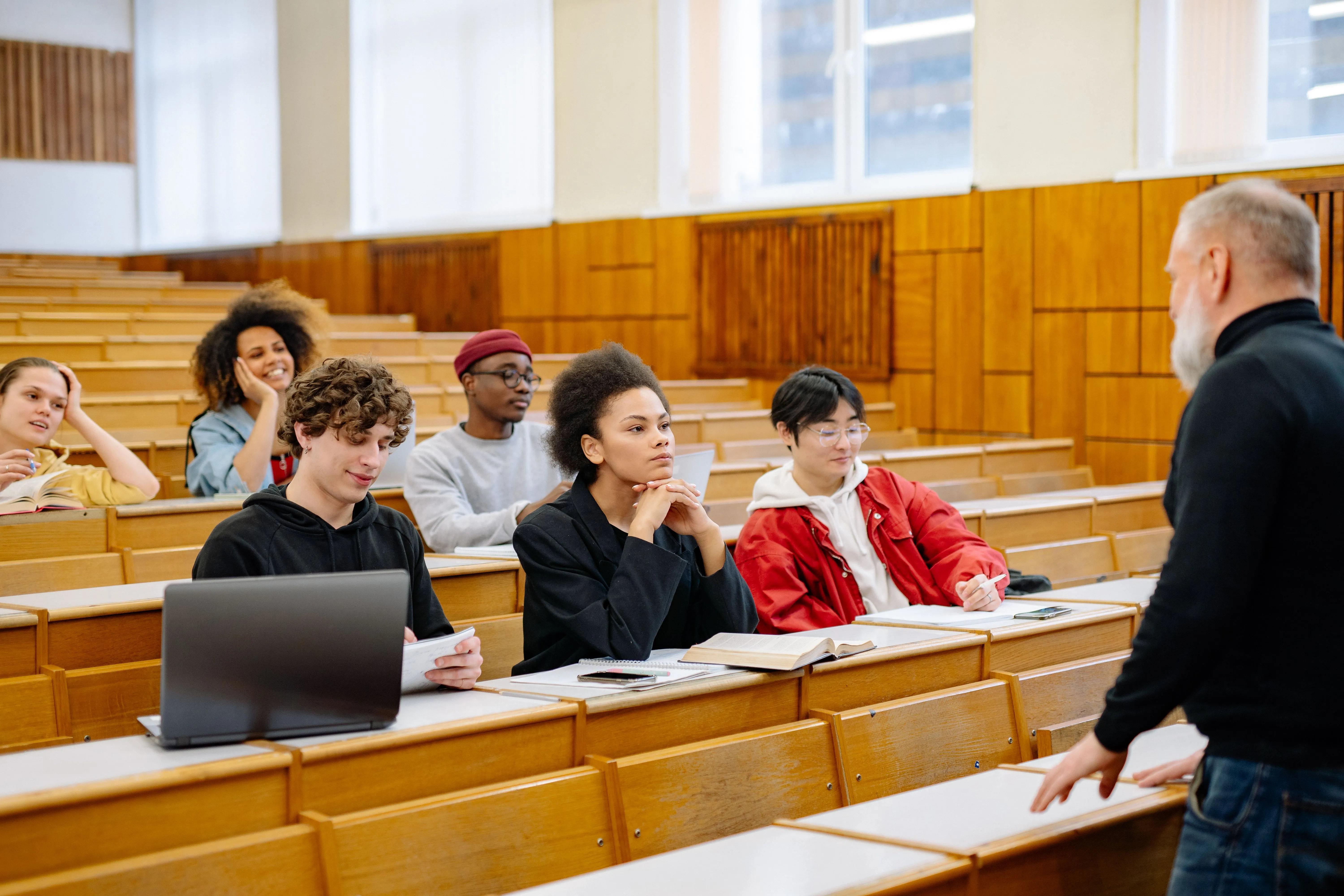 Università in Cina: 12.200 lauree cancellate, 10.200 nuove per l'era AI